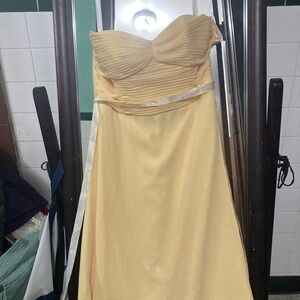 David’s Bridal new dress reg price $135 strapless color canary sise 12 women